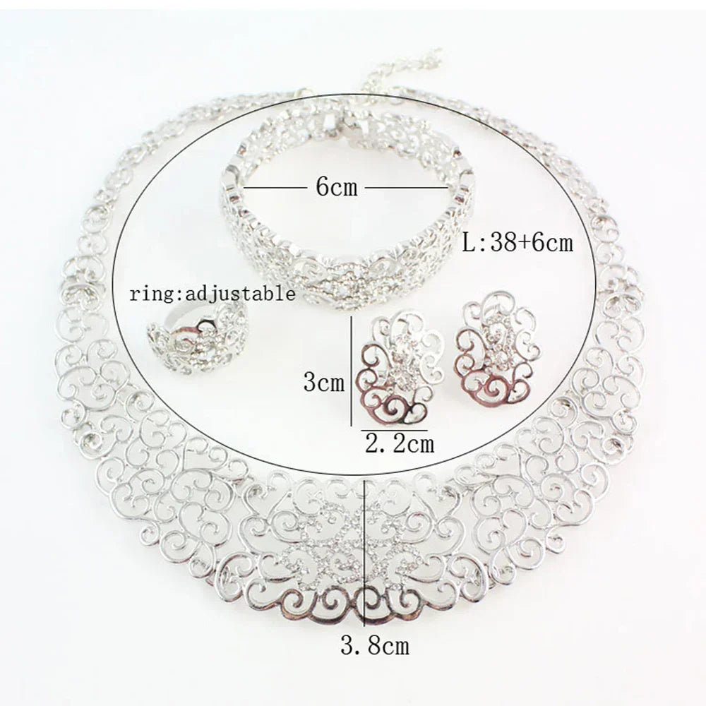 Set de Joyas con Collar, Aretes, Anillo y Pulsera – Plateado